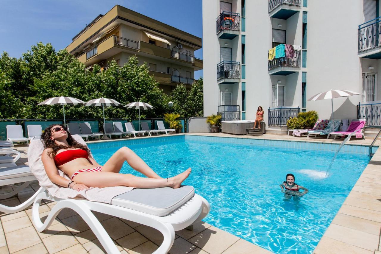 Hotel Verona Cesenatico Zewnętrze zdjęcie
